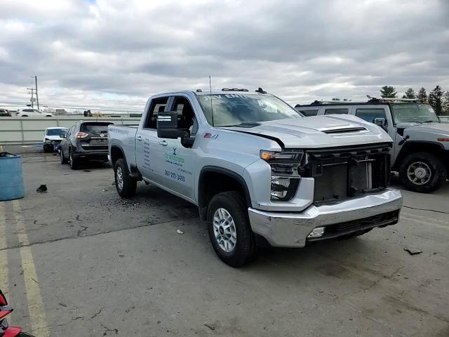 2022 Chevrolet Silverado - Image 10