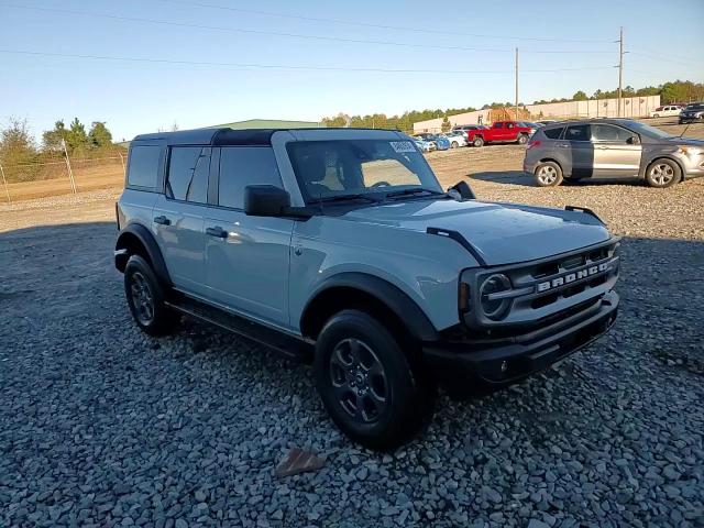 2022 Ford Bronco - Image 14