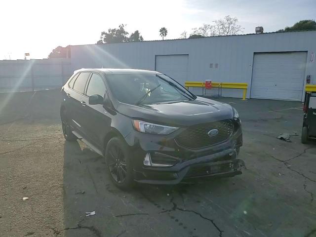 2022 Ford Edge - Image 11