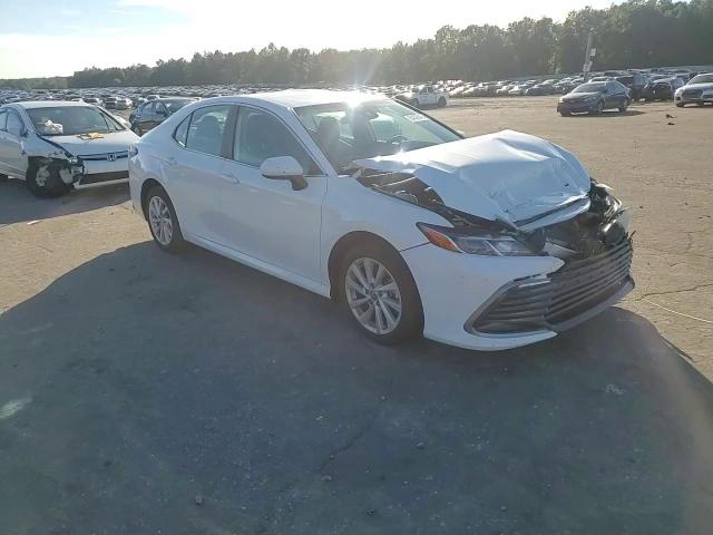 2022 Toyota Camry - Image 11