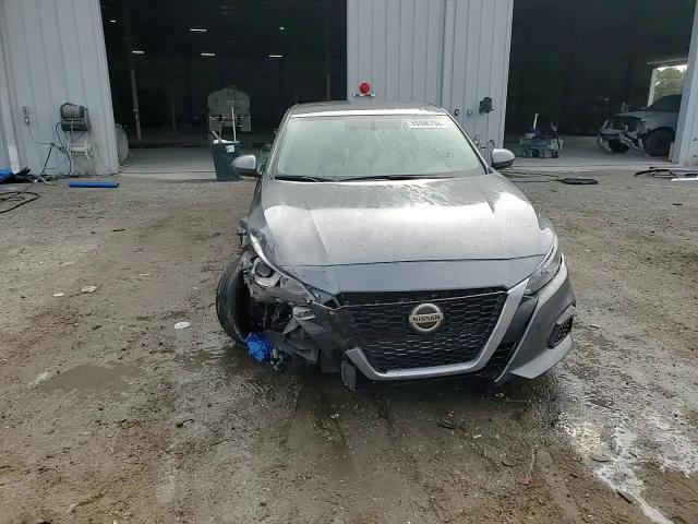 2020 Nissan Altima - Image 11