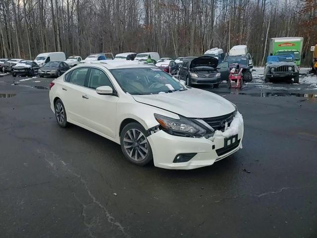 2016 Nissan Altima - Image 11
