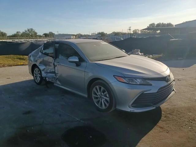 2022 Toyota Camry Le VIN: 4T1C11AK7NU057629 Lot: 83923184