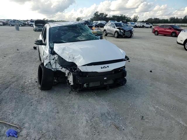 2023 Kia Forte - Image 11