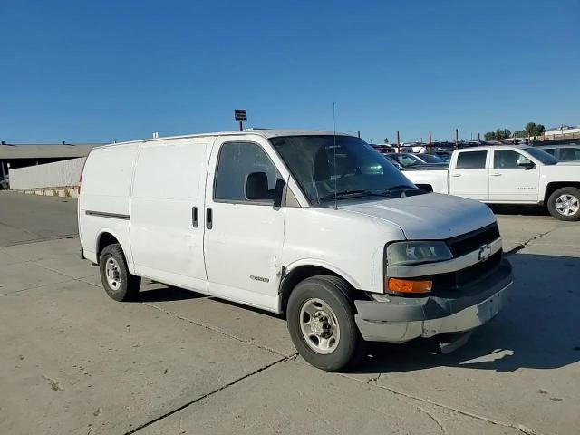 2005 Chevrolet Express - Image 12