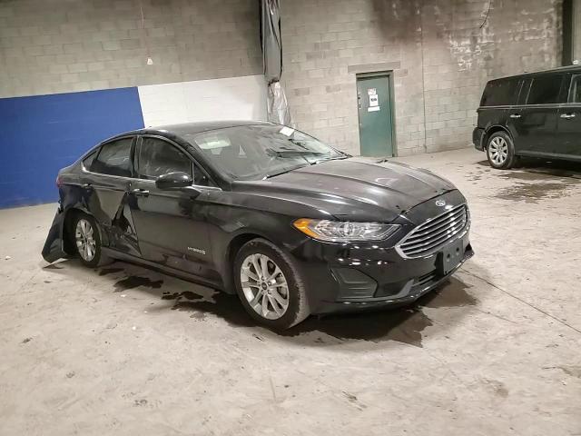 2019 Ford Fusion - Image 11