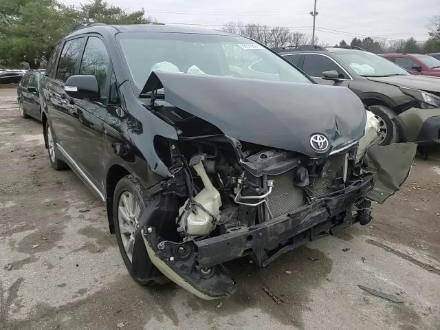 2013 Toyota Sienna - Image 11