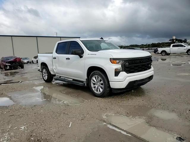 2023 Chevrolet Silverado - Image 13