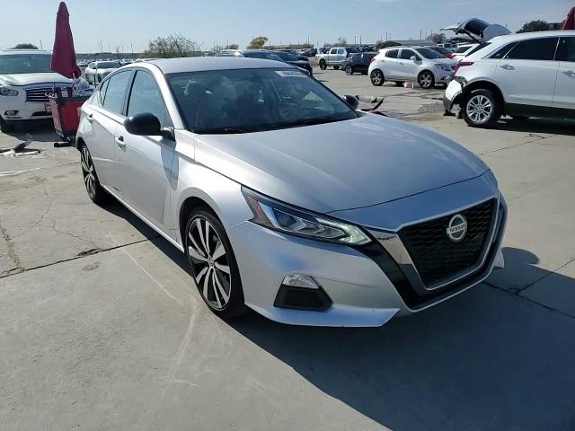 2020 Nissan Altima - Image 14