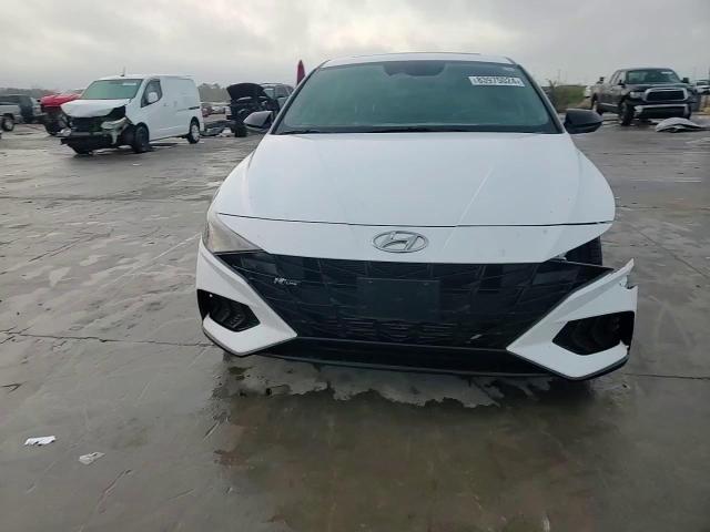 2022 Hyundai Elantra - Image 14