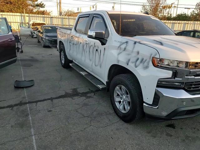 2019 Chevrolet Silverado - Image 11