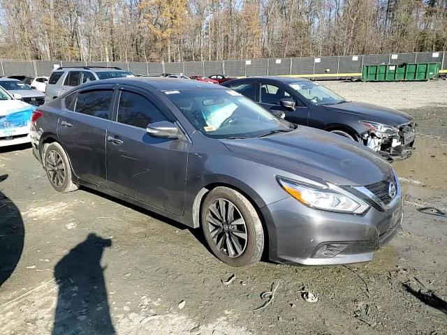 2018 Nissan Altima - Image 10