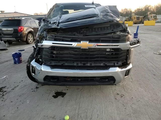 2024 Chevrolet Silverado - Image 10