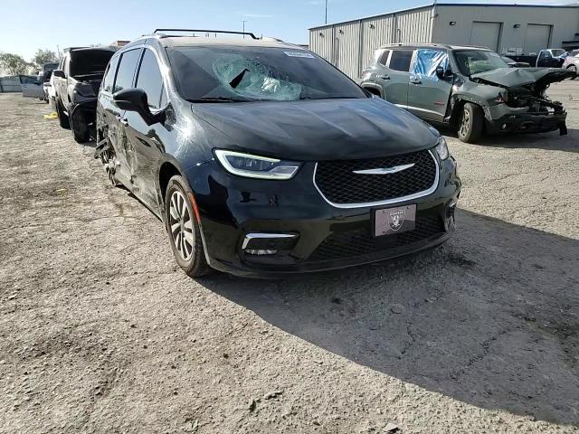 2021 Chrysler Pacifica - Image 12