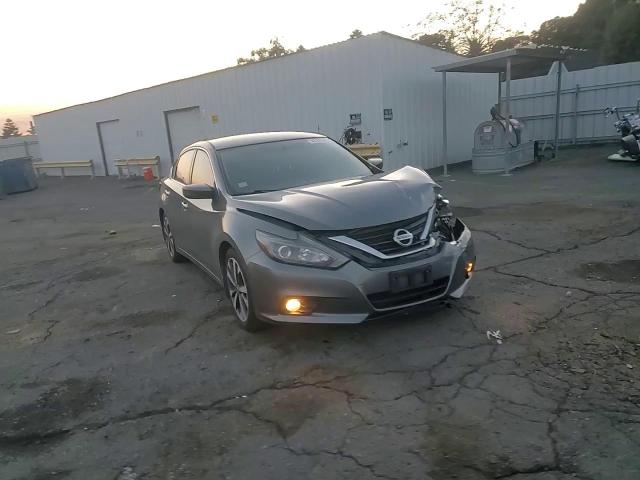 2016 Nissan Altima - Image 10