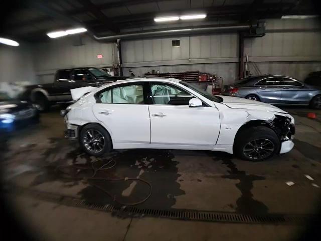 2017 Infiniti Q50 - Image 13
