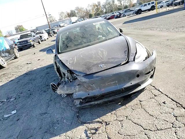 2019 Tesla Model 3 VIN: 5YJ3E1EB4KF525369 Lot: 84907044
