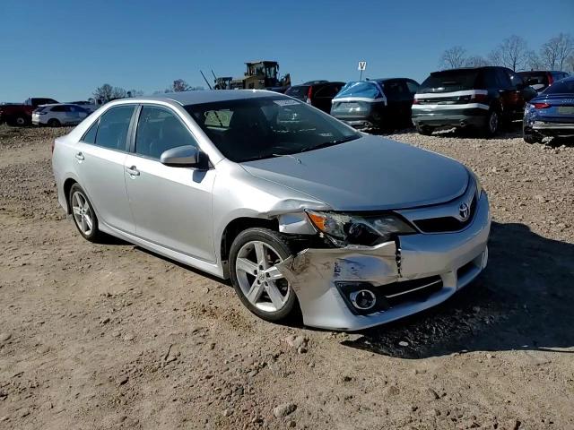 2014 Toyota Camry - Image 11