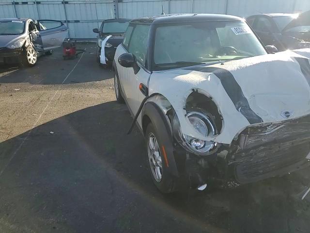 2013 Mini Cooper VIN: WMWSU3C5XDT374929 Lot: 85330574