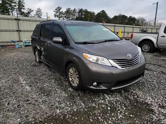 2012 Toyota Sienna - Image 14