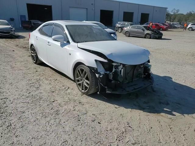 2016 Lexus IS - Image 11