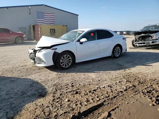 2022 Toyota Camry - Image 10