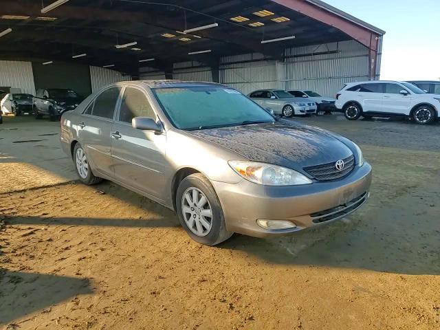 2004 Toyota Camry - Image 11