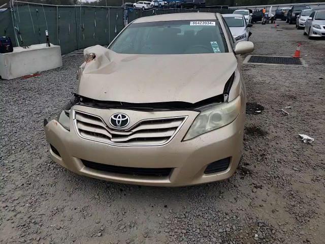 2010 Toyota Camry - Image 11
