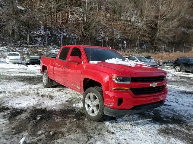 2018 Chevrolet Silverado - Image 10