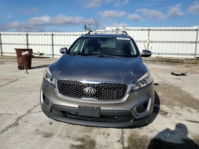2016 Kia Sorento - Image 11
