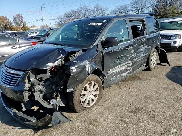 2013 Chrysler Town & Country - Image 11