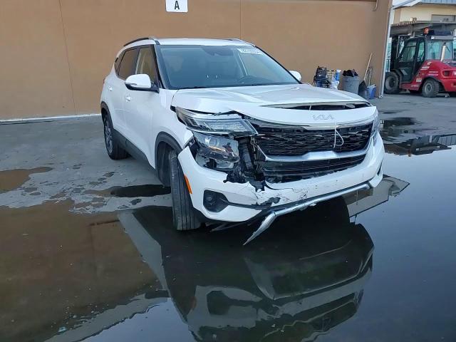 2023 Kia Seltos - Image 11