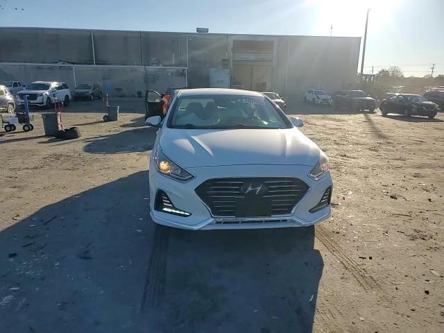 2018 Hyundai Sonata - Image 11
