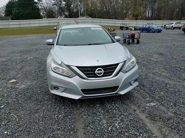 2017 Nissan Altima - Image 11