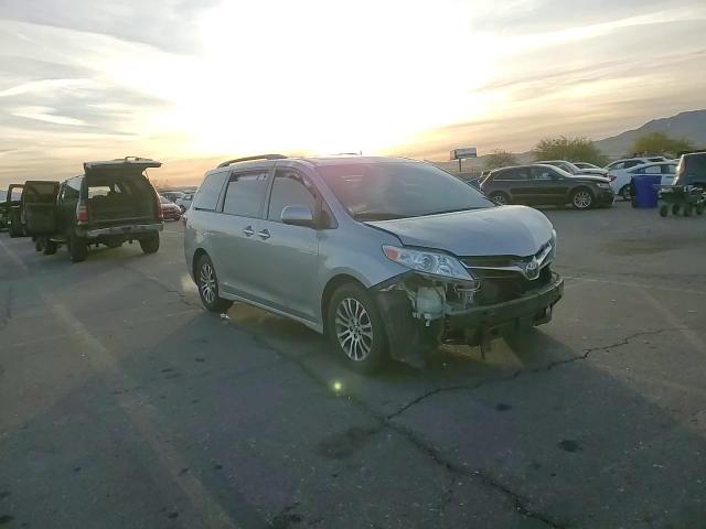 2018 Toyota Sienna - Image 12