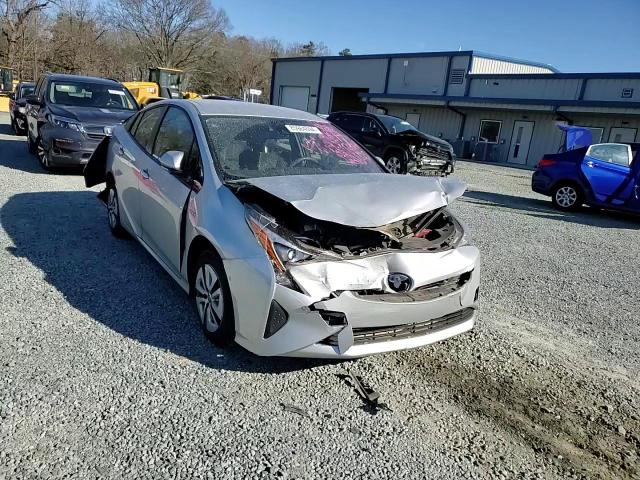2017 Toyota Prius - Image 11