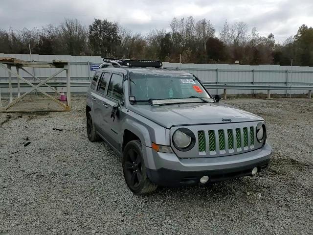 2015 Jeep Liberty (Patriot) - Image 12