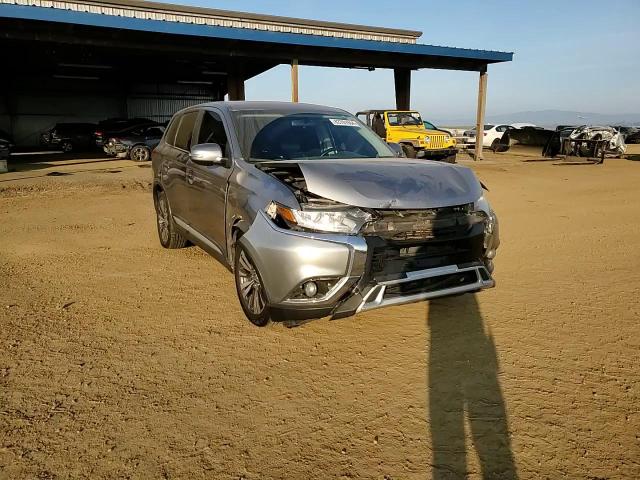2019 Mitsubishi Outlander - Image 11