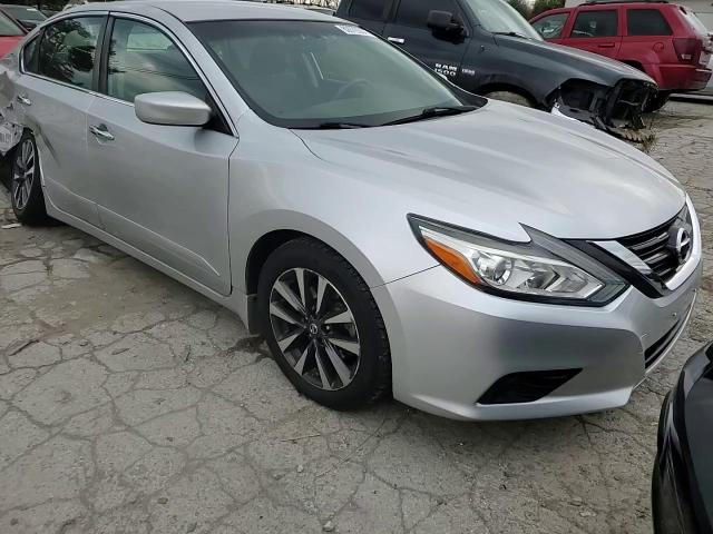 2016 Nissan Altima - Image 10