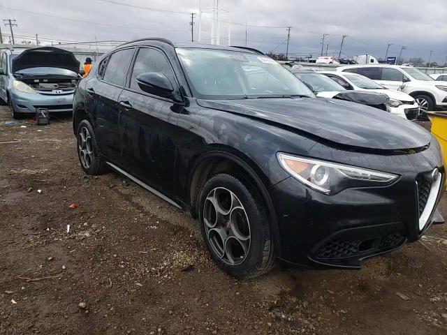 2018 Alfa Romeo Stelvio - Image 13