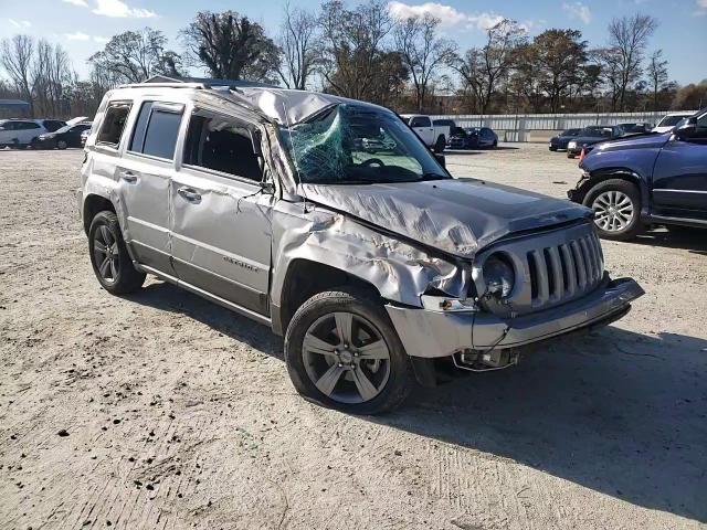 2016 Jeep Liberty (Patriot) - Image 12