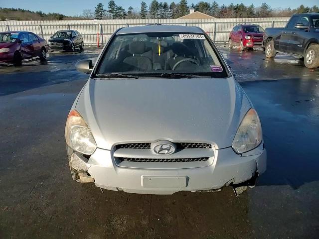 2009 Hyundai Accent - Image 11