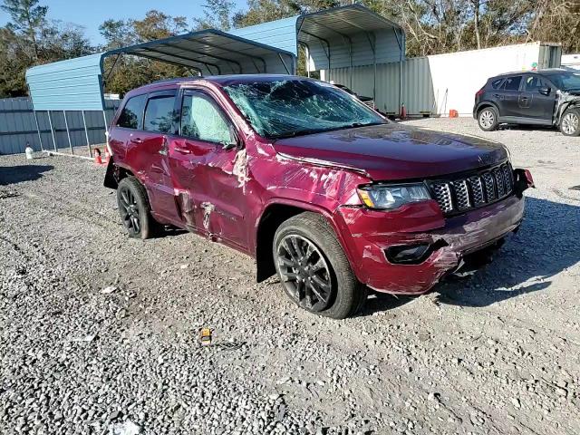 2017 Jeep Grand Cherokee - Image 12