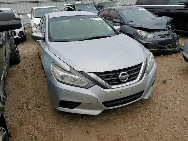 2016 Nissan Altima - Image 11