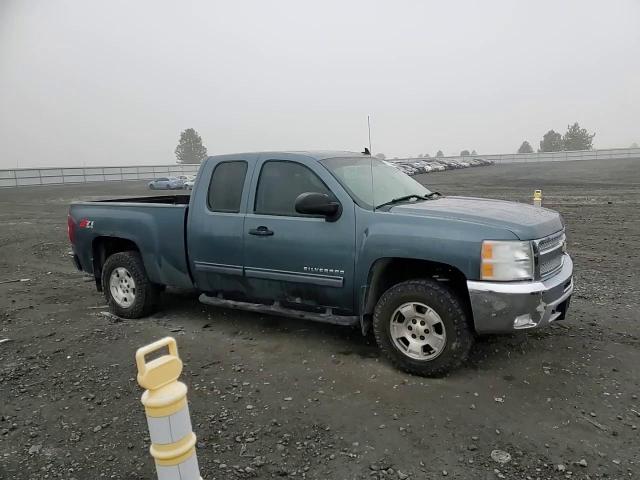 2013 Chevrolet Silverado - Image 11