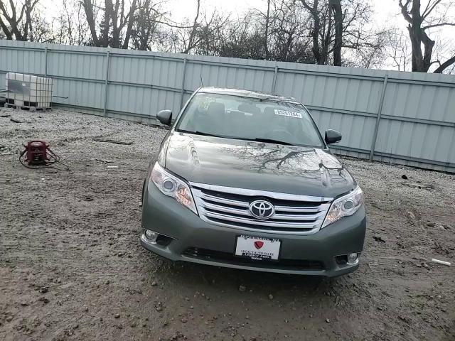2011 Toyota Avalon - Image 21