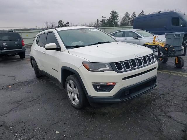 2018 Jeep Compass - Image 11