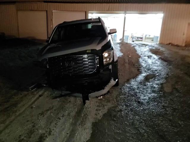 2020 GMC Yukon - Image 14