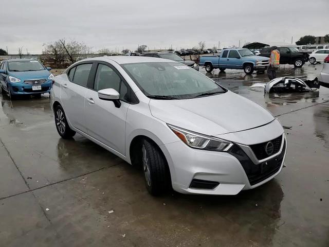2021 Nissan Versa - Image 13