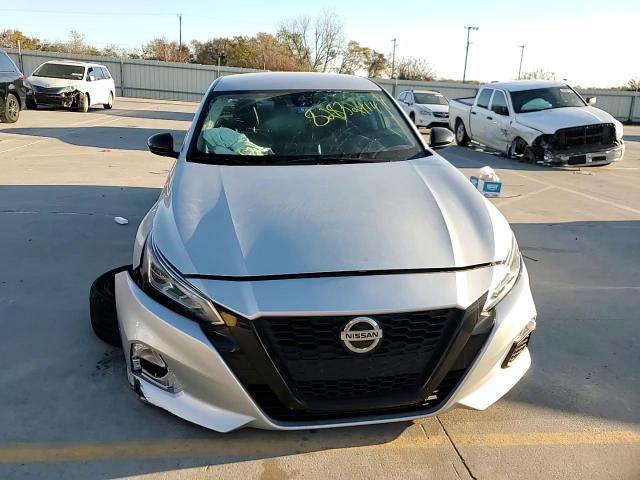 2021 Nissan Altima - Image 11